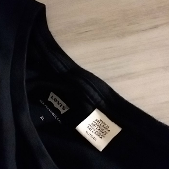 Levi's Logo Tee - Picture 8 of 9